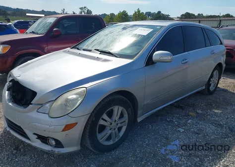 2008 Mercedes-Benz R 350 4Matic z USA, uszkodzony, nr VIN 4JGCB65E08A075829